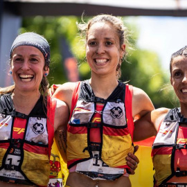 España consiguió este sábado la medalla de oro en mujeres en los campeonatos del mundo de carrera de montaña (trail running), disputados en Miranda do Corvo sobre una distancia de 44,6 kilómetros. Sheila Avilés, terminó tercera, Azara García de lo