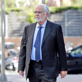 El exvicepresidente del Gobierno valenciano, expresidente de Les Corts Valencianes y ex director general de la Policía, Juan Cotino, a su llegada a la Cidad de la Justicia. /EFE