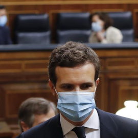 El líder del Partido Popular, Pablo Casado, en el pleno del Congreso que debate este miércoles la quinta prórroga del estado de alarma. EFE