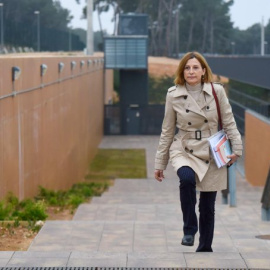 La expresidenta del Parlament Carme Forcadell saliendo de la cárcel de Mas d'Enric, en El Catllar (Tarragona), este lunes - TWITTER CARME FORCADELL