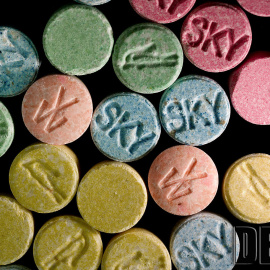  Pastillas de MDMA. WIKIPEDIA