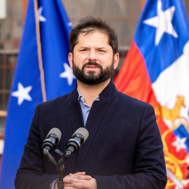 El presidente de Chile habla con los medios después del referendum de la nueva Constitución del país. -REUTERS