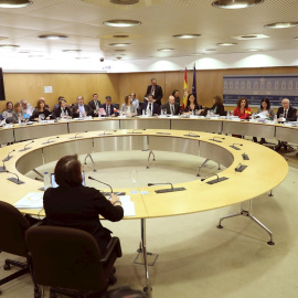 Vista general de la reunión del Consejo de Política Fiscal y Financiera (CPFF), presidida por la ministra de Hacienda, María Jesús Montero (6d), junto a la ministra de Política Territorial y Función Pública, Carolina Darias (6d), en Madrid. EFE/ Ki