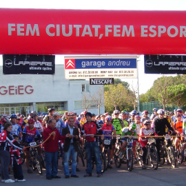 Una de les nombroses proves esportives de ciclisme de les comarques gironines / Federació Catalana de Ciclisme