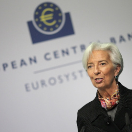 La presidenta del BCE, Christine Lagarde, en una rueda de prensa en la sede del organismo. AFP/Daniel Roland