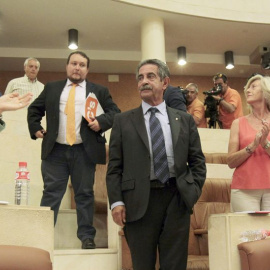 El presidente de Cantabria, Miguel Ángel Revilla, durante una visita al Parlamento en una imagen de archivo.- EFE