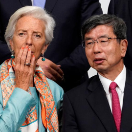 Christine Lagarde y Takehiko Naka, presidente del Banco Asiático de Desarrollo. EFE/EPA/FRANCK ROBICHON