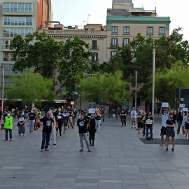 Una imatge de la concentració convocada aquest dimarts a la tarda a la plaça Universitat de Barcelona.