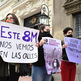 04/03/2021. Imagen recurso del Sindicato de Estudiantes Libres y Combativas criticando la decisión del delegado del Gobierno, en Madrid. - EFE