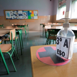 Un aula vacía en un colegio. EFE/ R. García/Archivo