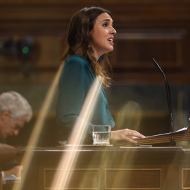 La ministra de Igualdad, Irene Montero, interviene durante una sesión plenaria, en el Congreso de los Diputados, a 6 de octubre de 2022, en Madrid (España). -Eduardo Parra / Europa Press