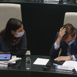  Almeida, durante la sesión plenaria del pleno municipal celebrado el 29 de marzo de 2022 en Madrid. EFE/ Juan Carlos Hidalgo