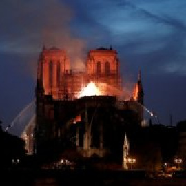 La Policía encontró colillas en los andamios donde surgió el fuego de Notre Dame