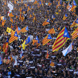 Manifestación independentista con motivo de la Diada este domingo en Barcelona. -EFE/ Alejandro Garcia