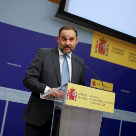 30/06/2020.- El ministro de Transportes, Movilidad y Agenda Urbana, Jose Luis Ábalos, ofrece una rueda de prensa en la sede del Ministerio de Transportes en Madrid durante la presentación del sistema estatal de índices de referencia de precios del alqu