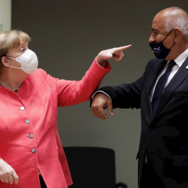 Angela Merkel y el primer ministro búlgaro, Boyko Borissov, en la cumbre de la UE. / STEPHANIE LECOCQ (EFE)