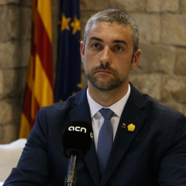 El conseller d'Acció Exterior, Relacions Institucionals i Transparència, Bernat Solé, al seu despatx durant l'entrevista amb l'ACN. ACN/Bernat Vilaró