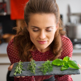 El 5% de la población es anósmica, o sea, que no puede percibir ningún olor ni tampoco saborear la comida, dada la íntima conexión entre el olfato y el gusto. / Adobe Stock