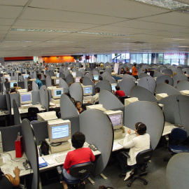 Foto de archivo de un 'call center' (centro de atención al cliente) ubicado en el Estado español.