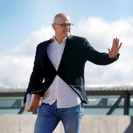 El político de ERC Raül Romeva abandona la prisión de Lledoners para trabajar en una asociación privada./ Susanna Sáez (EFE)