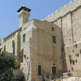 Mezquita Ibrahim, para los musulmanes, o Tumba de los Patriarcas para la tradición judía, en la ciudad vieja de Hebrón - EFE