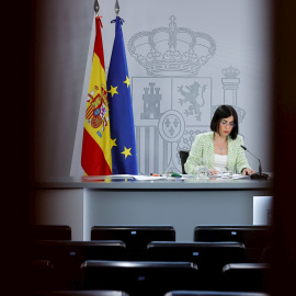 La ministra de Sanidad, Carolina Darias, en rueda de prensa el pasado 5 de abril tras el Consejo Interterritorial de Salud en Madrid.