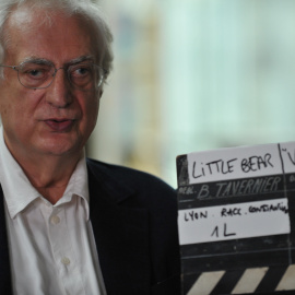 El cineasta Bertrand Tavernier en un rodaje