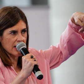 La candidata a lehendakari de Elkarrekin Podemos, Miren Gorrotxategi, durante su intervención en un acto de campaña del partido en el Palacio Euskalduna de Bilbao, Bizkaia.