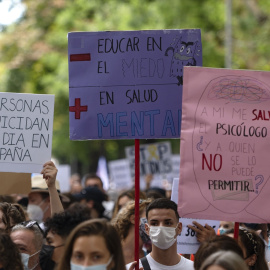 Manifestación por un Plan Nacional de Prevención del Suicidio, a 11 de septiembre de 2021, en Madrid (España). Foto: Alberto Ortega / Europa Press