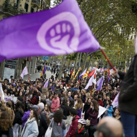 Manifestació contra la violència masclista a Barcelona aquest 25 de novembre. Joel Kashila