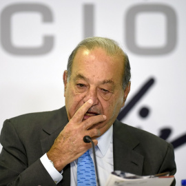 El millonario mexicano Carlos Slim, en una rueda de prensa en la sede de su sociedad Inbursa, en Ciudad de México, en octubre de 2019. AFP/Alfredo Estrella