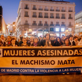 Manifestación en recuerdo a las mujeres víctimas de violencia de género en la Puerta del Sol, Madrid (España), a 25 de octubre de 2019