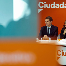 Albert Rivera e Inés Arrimadas, de Ciudadanos. / EMILIO NARANJO (EFE)