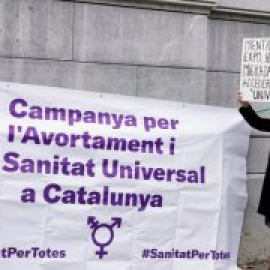 Les traves per avortar a la sanitat pública amb què topen les migrades en situació irregular