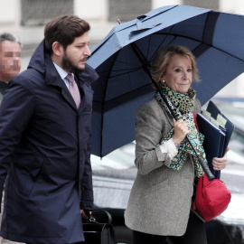 La expresidenta de la Comunidad de Madrid Esperanza Aguirre de camino a la Audiencia Nacional de Madrid, donde testificó en relación a la presunta 'caja B' del PP regional. Eduardo Parra / Europa Press / Archivo