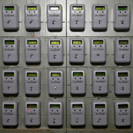 Contadores de la luz inteligentes /REUTERS