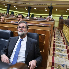 El presidente del Gobierno, Mariano Rajoy, en la segunda sesión del debate de enmiendas al proyecto presupuestario de 2017 esta tarde en el pleno del Congreso. EFE/Fernando Villar