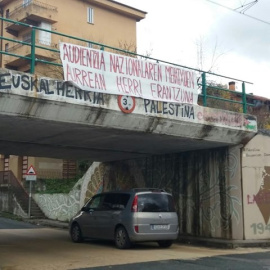 Cartel en Alsasua: "Respuesta del pueblo a amenazas de la Audiencia Nacional". EUROPA PRESS