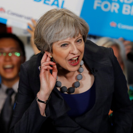 La Primer Ministra británica Theresa May durante un acto de campaña electoral. REUTERS/Stefan Wermuth