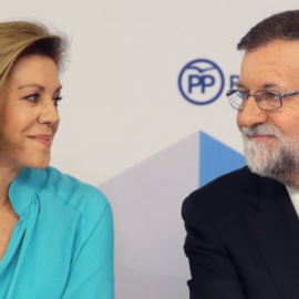 La exsecretaria del PP Dolores Maria Dolores de Cospedal y el expresidente del Gobierno Mariano Rajoy - EFE