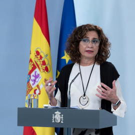 La ministra Portavoz y de Hacienda, María Jesús Montero durante una rueda de prensa en el Palacio de La Moncloa. EFE/ Moncloa