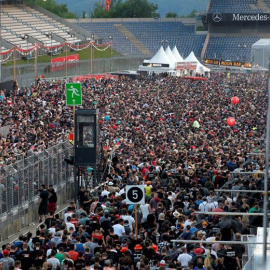 Imagen del festival Rock am Ring antes del desalojo. | RONALD WITTEK (EFE | EPA)