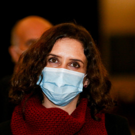  La presidenta de la Comunidad de Madrid, Isabel Díaz Ayuso, al inicio del funeral en memoria de los médicos fallecidos por la pandemia de Covid-19, en la Catedral de Santa María la Real de la Almudena, Madrid, (España), a 28 de noviembre de 2020. PRE