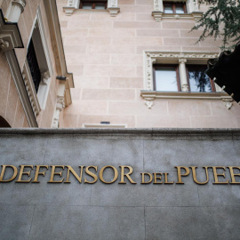 Fachada de la sede del Defensor del Pueblo, en Madrid. EUROPA PRESS/Alejandro Martínez Vélez 