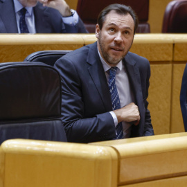  MADRID, 12/12/2023.- El ministro de Transporte, Óscar Puente, durante la sesión de Control al Gobierno celebrada por el pleno del Senado. EFE/ Sergio Pérez