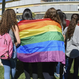 Protesta d'alumnes d'un institut de Lleida contra expressions homòfobes d'un professor