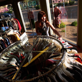  Imagen de archivo de una tienda de ropa de segunda mano en Tucson, Arizona.— AFP