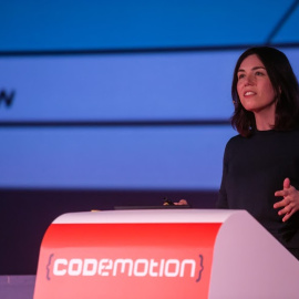 Imagen de Marta Peirano en la edición de CodeMotion 2018.