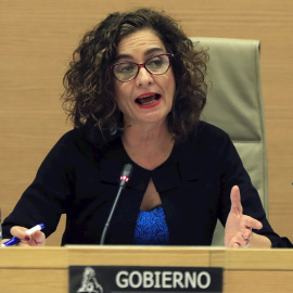 20/02/2020.- La portavoz del Gobierno y ministra de Hacienda, María Jesús Montero, durante su comparecencia en la Comisión de Hacienda del Congreso. EFE/ Fernando Alvarado