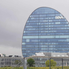 Edificio de BBVA, conocido como La Vela, en la zona norte de Madrid. E.P.